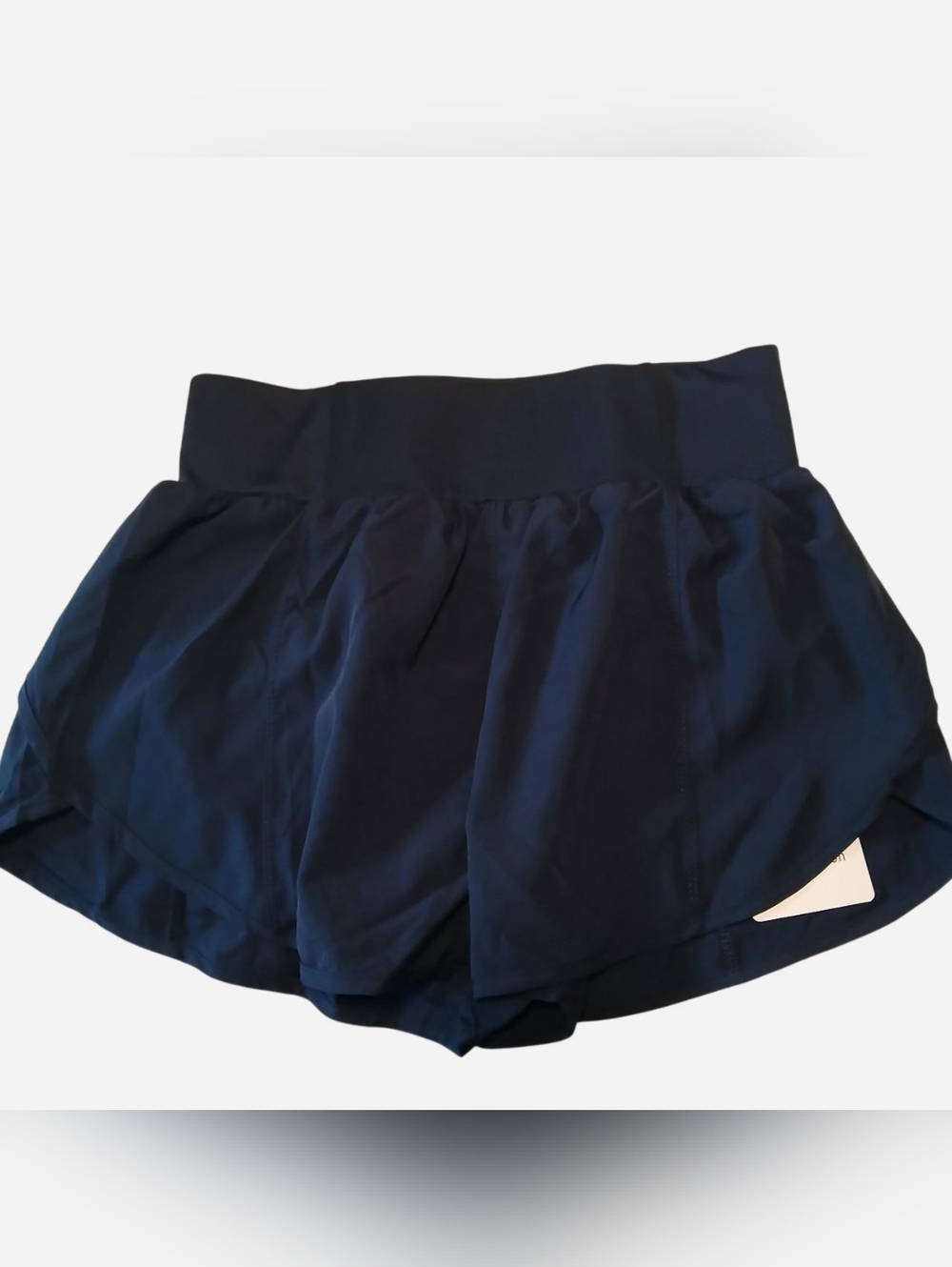 NWT Lululemon Womens Shorts Size Medium